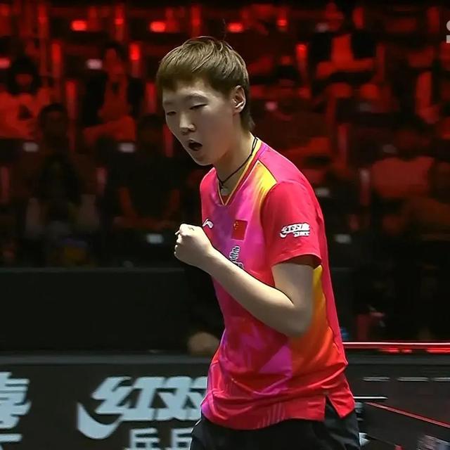 九游体育官网-夺冠首场状态出色，中国队观众沸腾！，莱万多夫斯基重返赛场上演精彩一战-九游体育官网