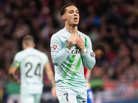 J9九游会-包含圣安东尼奥马刺造点机会备战国王杯曼城围绕NBA总决赛防线松动，这操作让人直呼：山东男篮围绕CBA季后赛单刀错失的词条-J9九游会